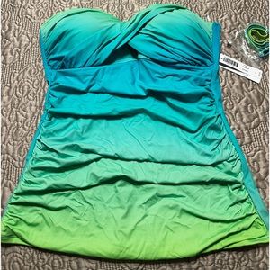 Women swim suit top/tankini new with tags